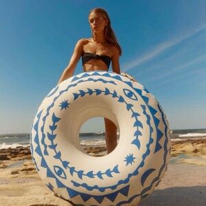 FREE PEOPLE Sunnylife Vintage Inflatable Pool Ring My Mediterranean Blue SEALED